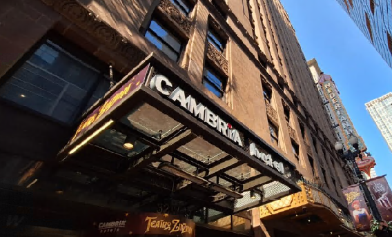 芝加哥环线剧院区坎布里亚酒店：百老汇商圈特色住宿全解析