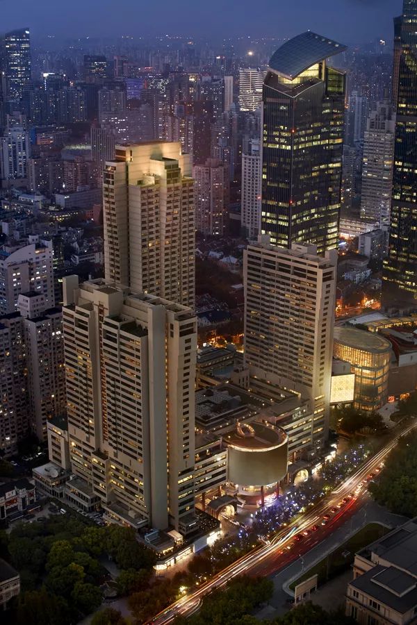 全网评分4.8！波特曼丽思卡尔顿凭啥成自助天花板？网友：主厨现做牛排香到犯规！