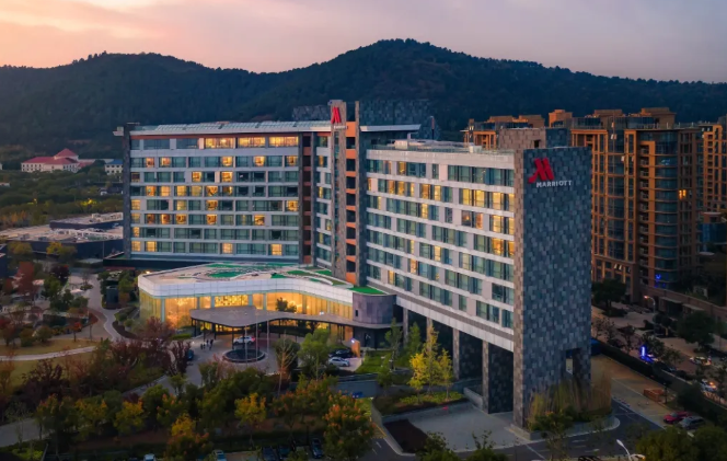 超值酒店套餐：650元住万达套房，249元享大唐不夜城，499元万豪住宿含双人门票！